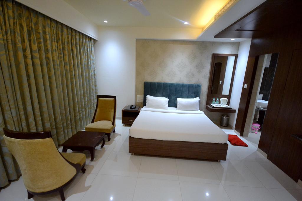 Hotel City Heart Shirdi Exterior foto