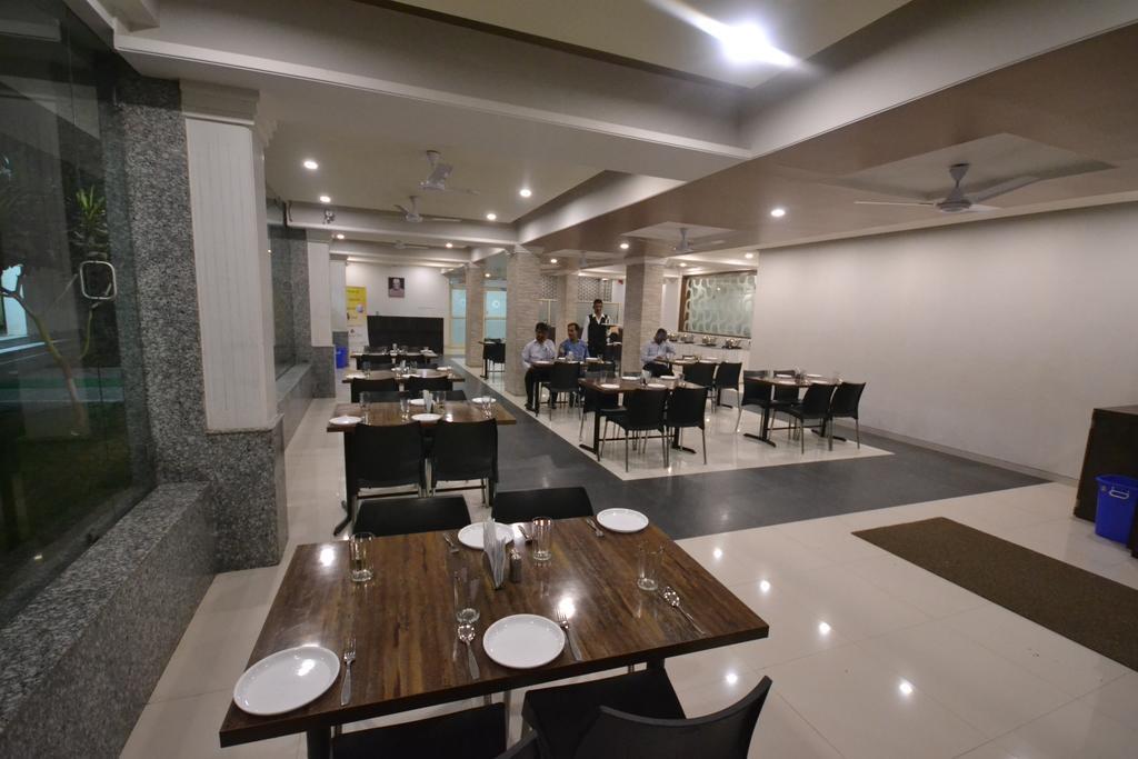 Hotel City Heart Shirdi Exterior foto